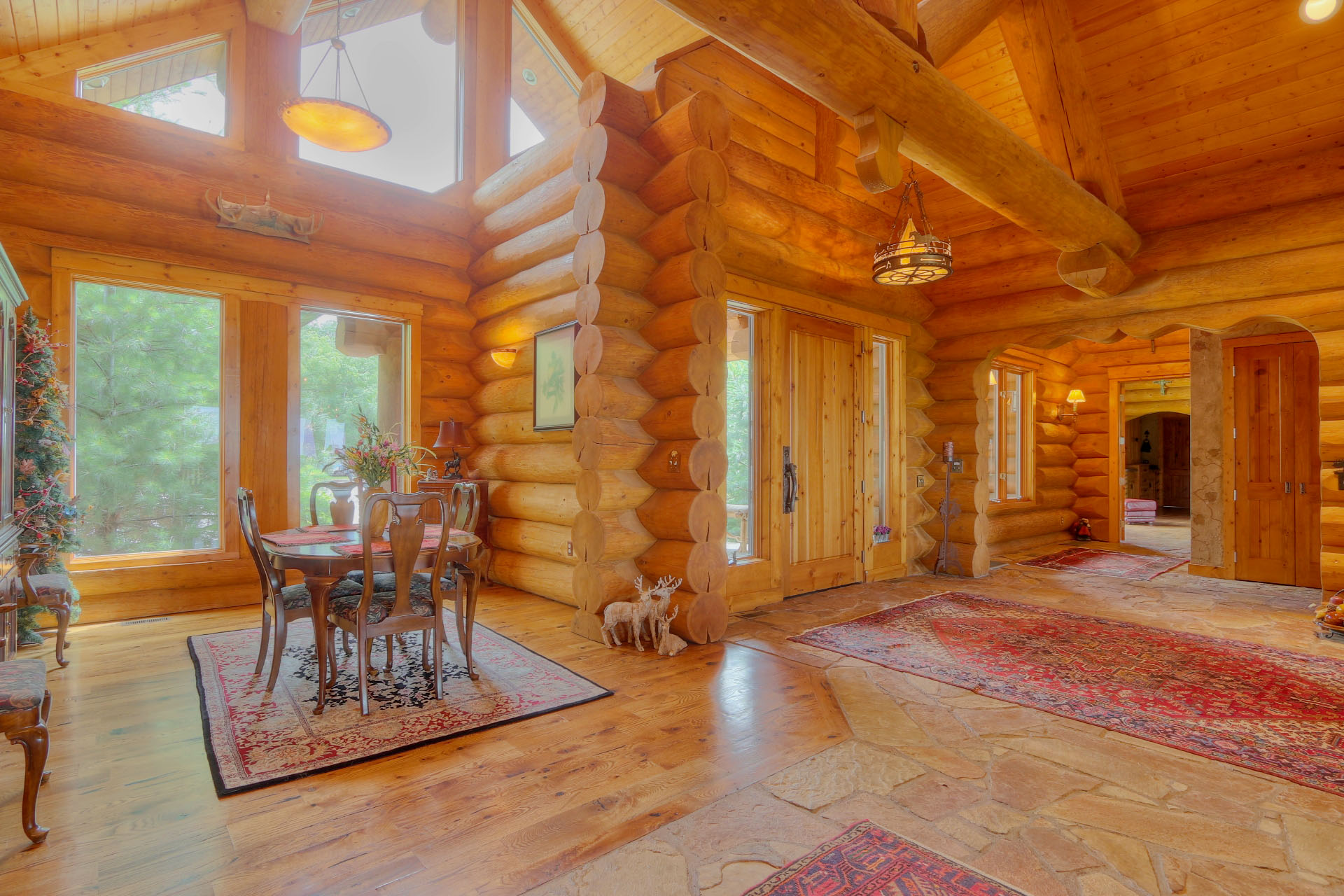 Log Homes Advantages Of Log Construction Log Cabin Builders 