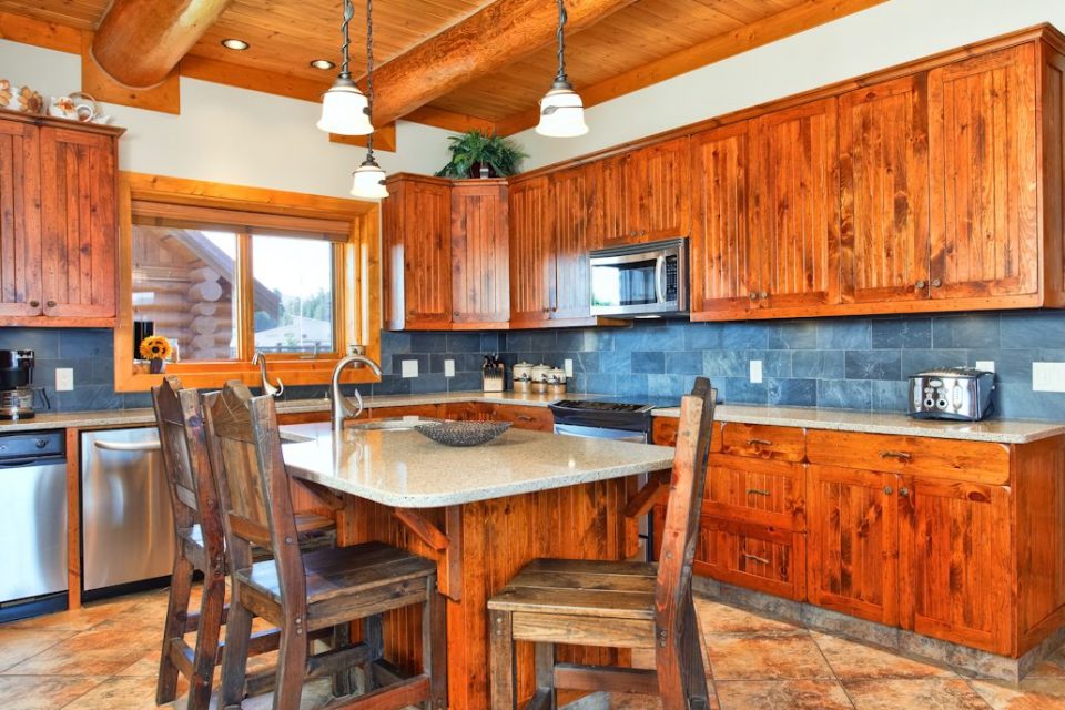 Log Cabin Lake Cottage Kitchen