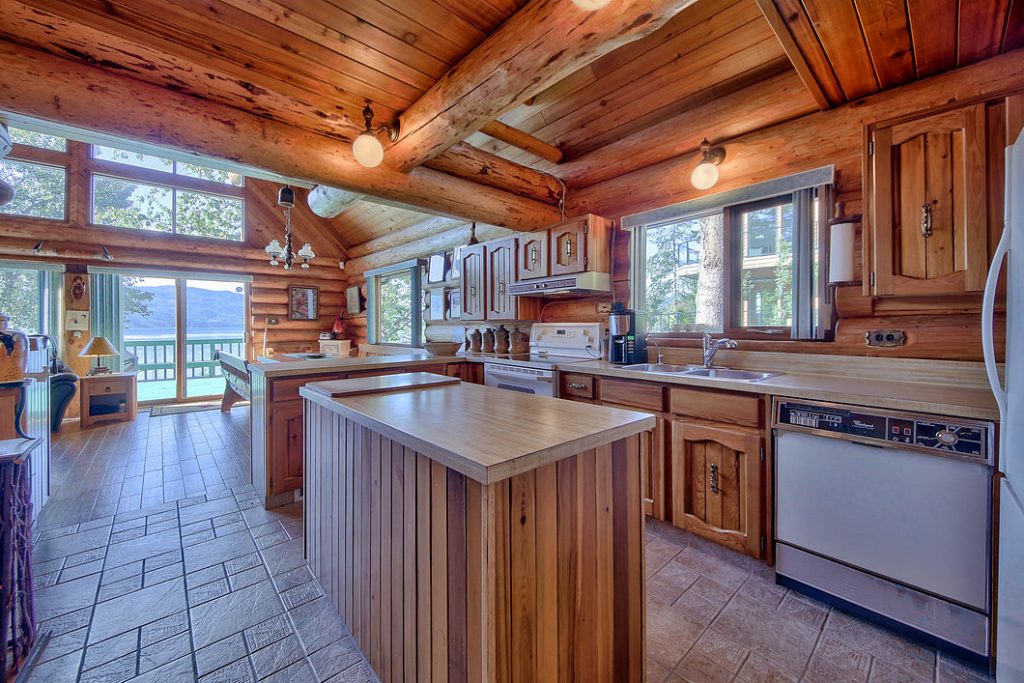 Log Home Kitchens - North American Log Crafters